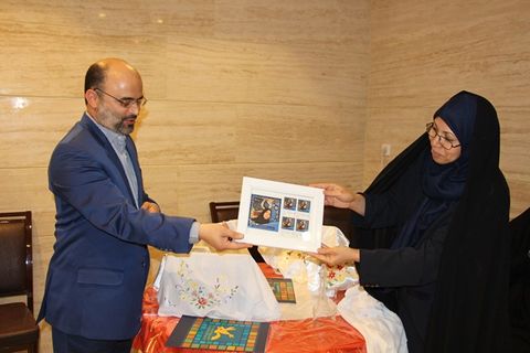در حاشیه برگزاری دوره آموزشی مربیان کانون کرمان در مشهد، تمبر یادبود 3...